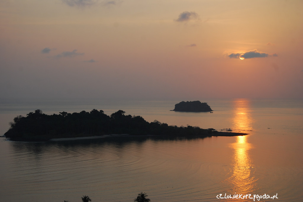 Zachód słońca z innej perspektywy na Wyspie Słonia.