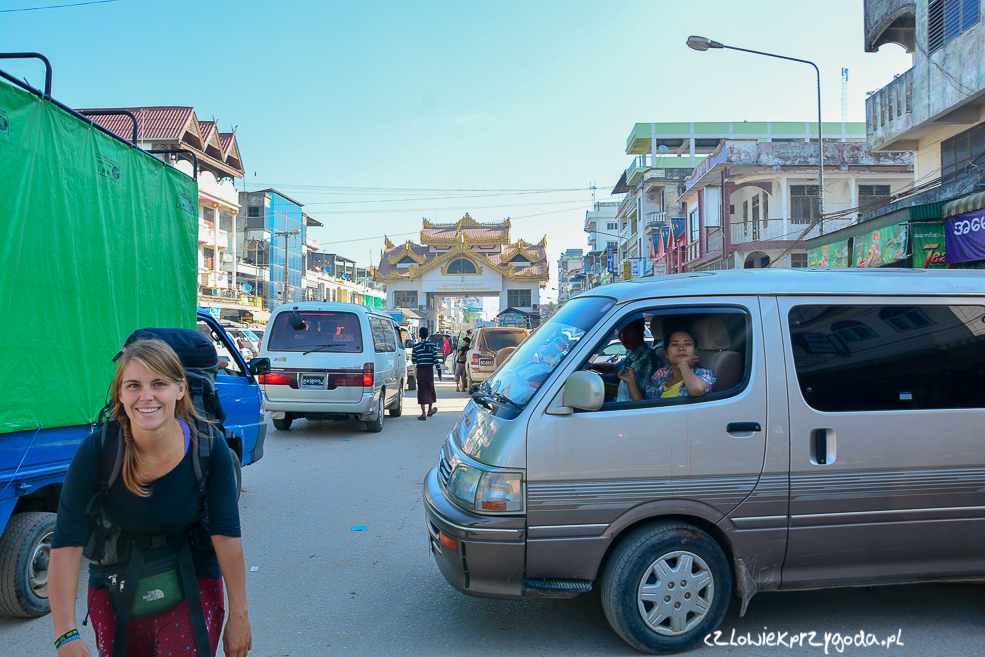 Autobusem do Yangonu